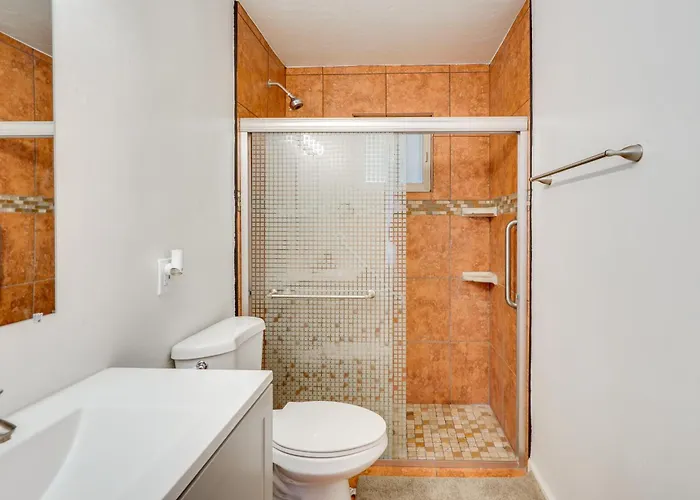 4 Mi To Dtwn & Gem Show! Pet-friendly Holiday home *
