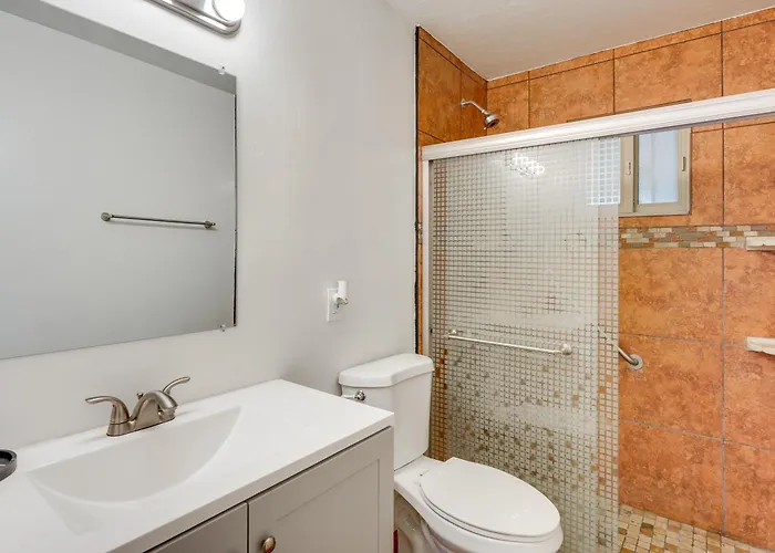 4 Mi To Dtwn & Gem Show! Pet-friendly Holiday home *