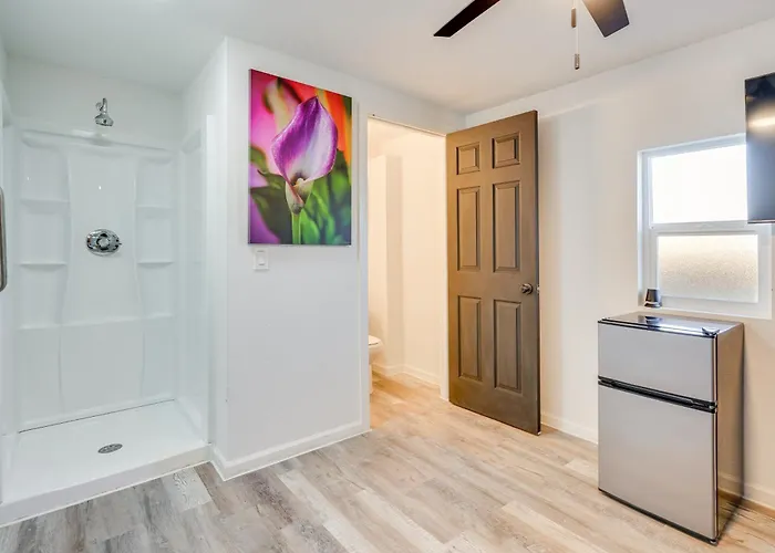 4 Mi To Dtwn & Gem Show! Pet-friendly Holiday home