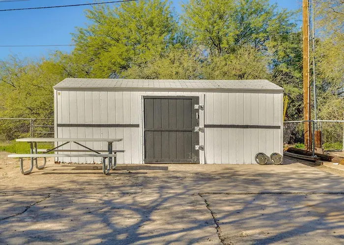 4 Mi To Dtwn & Gem Show! Pet-friendly Holiday home *