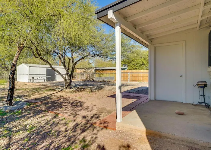 Holiday home 4 Mi To Dtwn & Gem Show! Pet-friendly Tucson